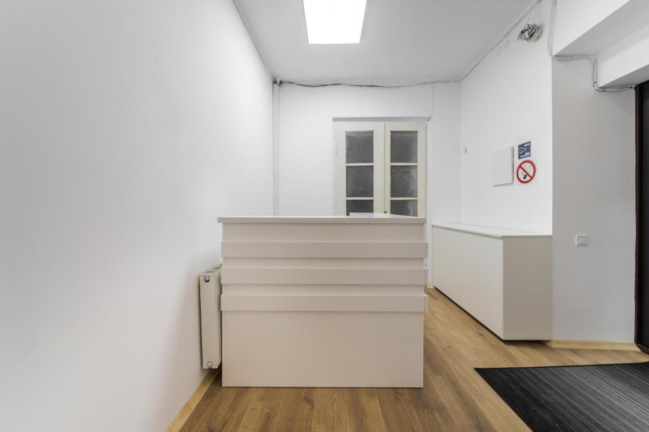 In Town Hostel Λβιβ Εξωτερικό φωτογραφία