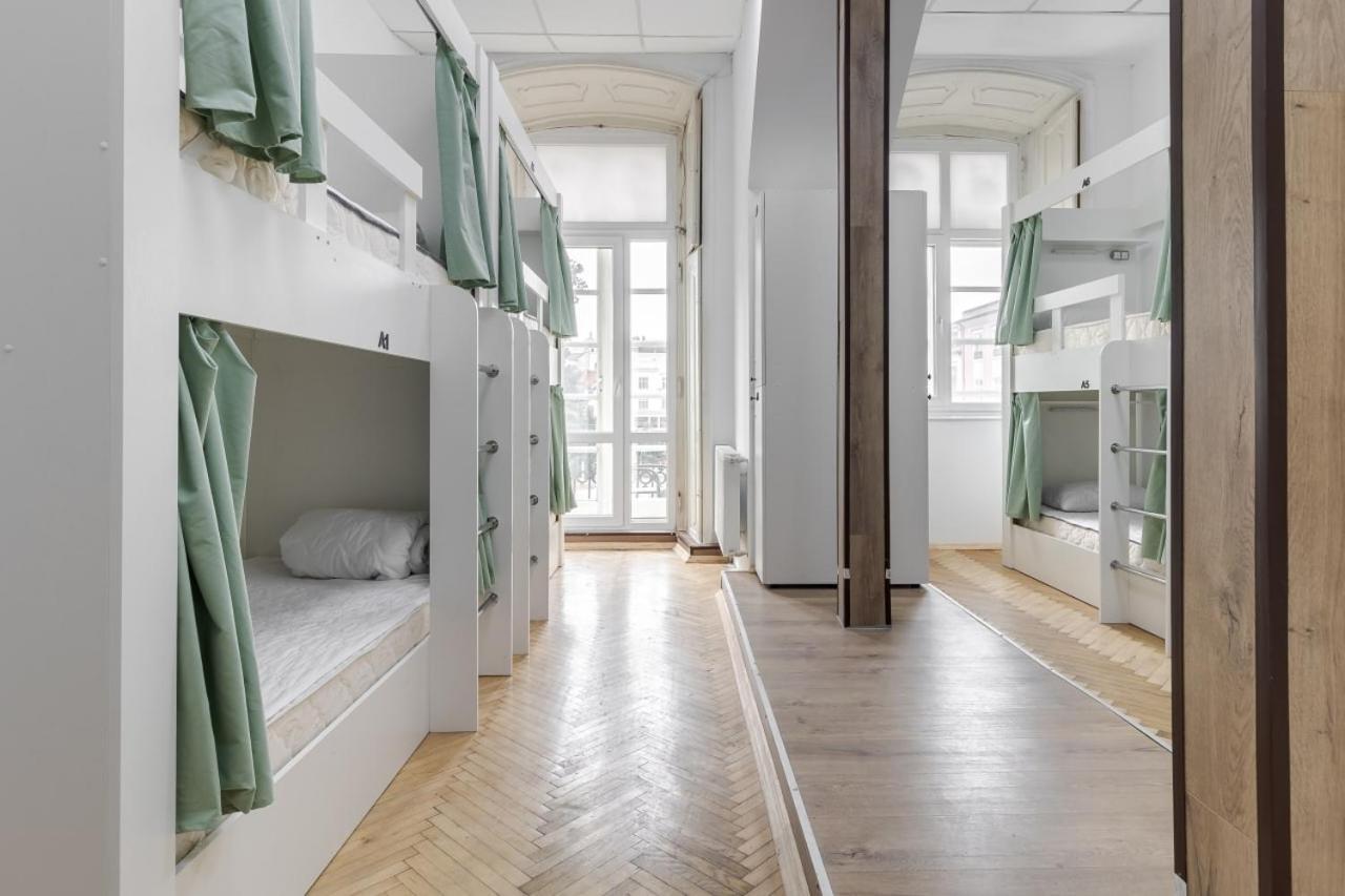 In Town Hostel Λβιβ Εξωτερικό φωτογραφία