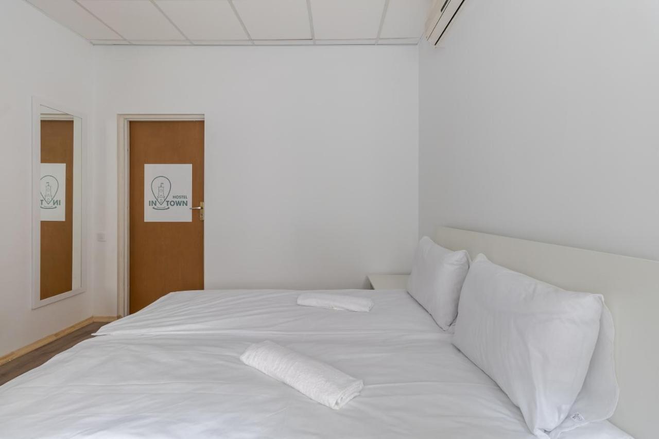In Town Hostel Λβιβ Εξωτερικό φωτογραφία